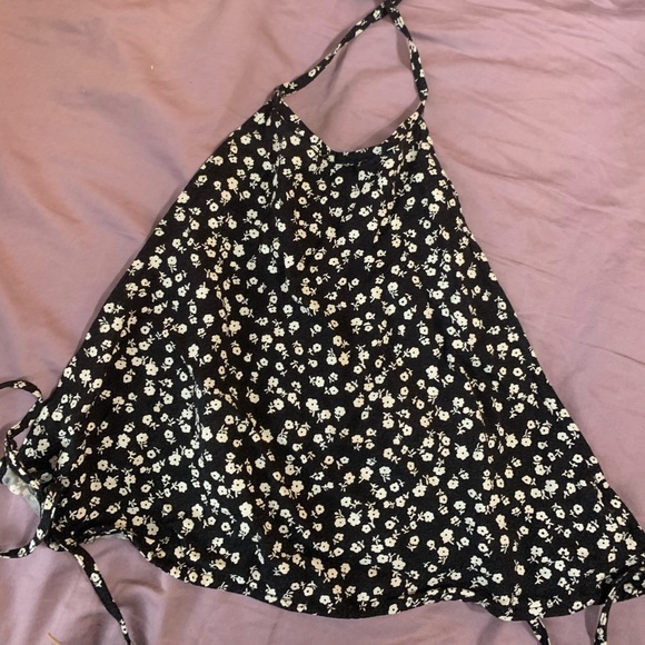 🦋🦋Floral printed Halter top - Picture 1 of 2